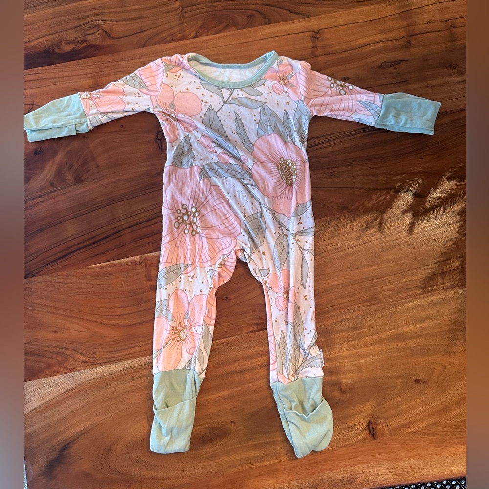The Simple Seed footie